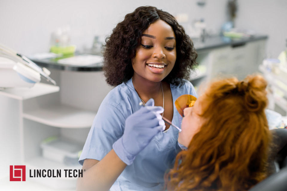 Lincoln Tech offers 4 good reasons to become a Dental Assistant.